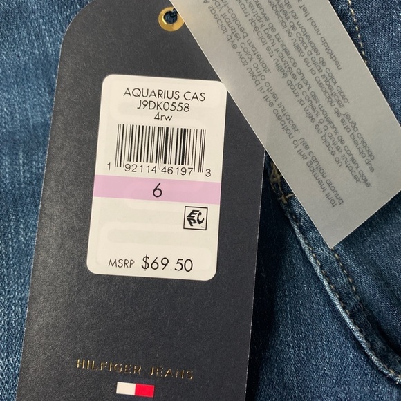 Tommy Hilfiger Woman’s Capri Denim
NWT - Picture 5 of 7